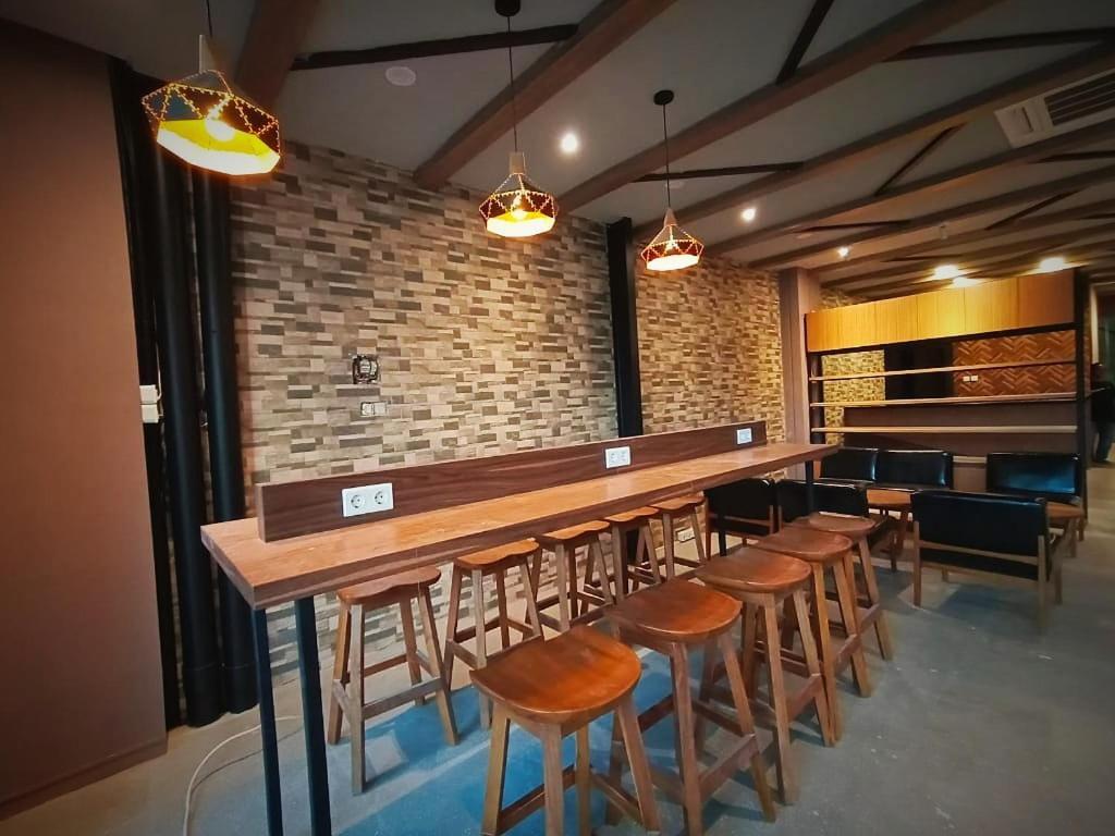 Hotel Marina Airport Semarang Buitenkant foto