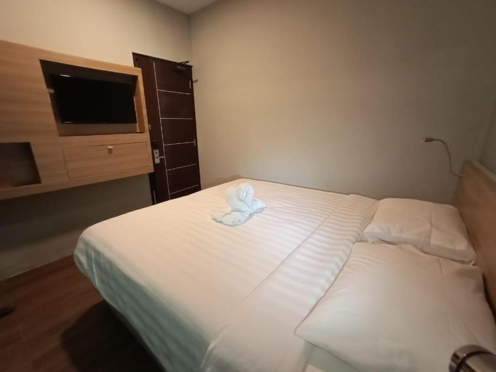 Hotel Marina Airport Semarang Buitenkant foto